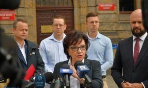 Elżbieta Witek - z Jawora na szczyt, a dziś przed pytaniem o polityczną przyszłość