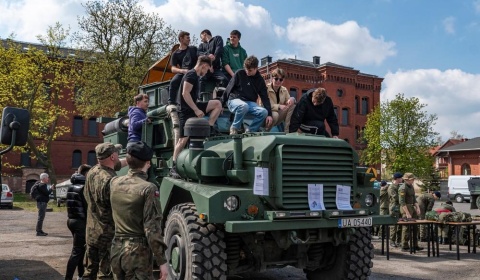 TSA, wojsko, piknik motocyklowy i potańcówki. Gdzie warto być w weekend?