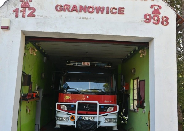 OSP Granowice z podwójnym wsparciem. Nowy wóz i remont remizy dzięki rządowym oraz wojewódzkim środkom