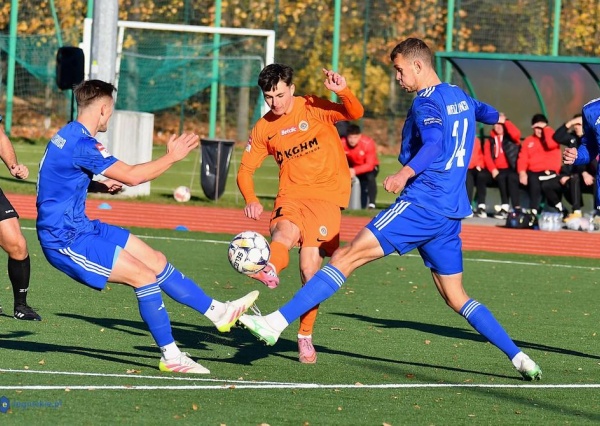 Od 1:5 do 5:5 . Derbowy rollercoaster(FOTO)