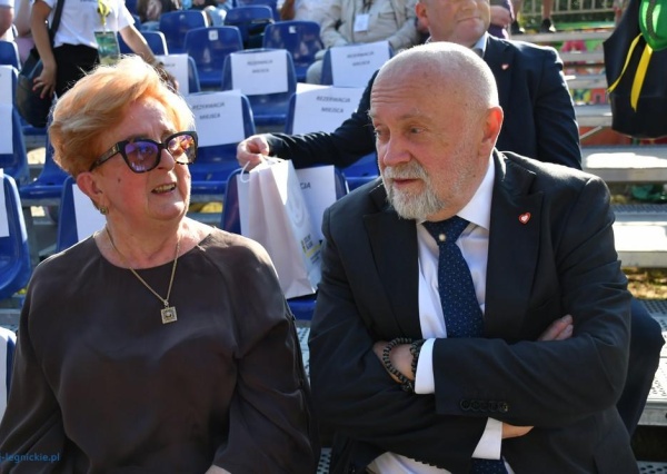 Powrót starych wyjadaczy czy polityczna emerytura? Co naprawdę czeka Jadwigę Szeląg i Jerzego Pokoja?