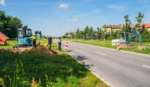 Instalują gminny światłowód 
