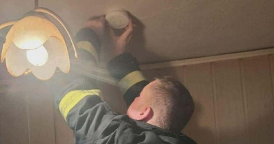 Czujki w mieszkaniach będą, ale dopiero do 2030 roku. Takie jaworskie poczucie humoru...