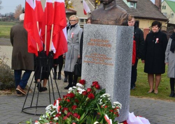 Kto podniósł rękę na Marszałka ?  Zuchwała kradzież czy polityczna prowokacja ?