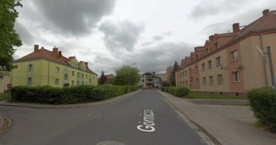 Błoto zamiast komfortu. Mieszkańcy czekają, miasto analizuje