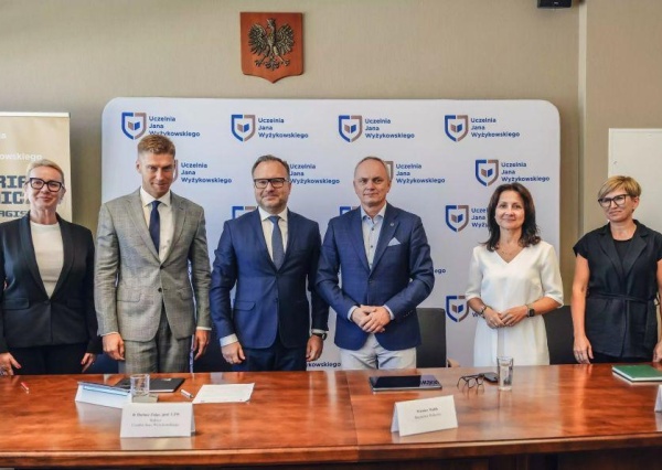 W UJW jeszcze bardziej wspierają studentów 