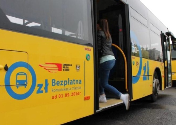 Wracają żółte autobusy. W kapitalnym stylu wracają