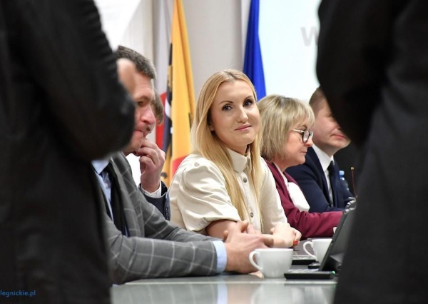 Radna zrezygnowała z pracy w zarządzie powiatu. Starosta ma problem