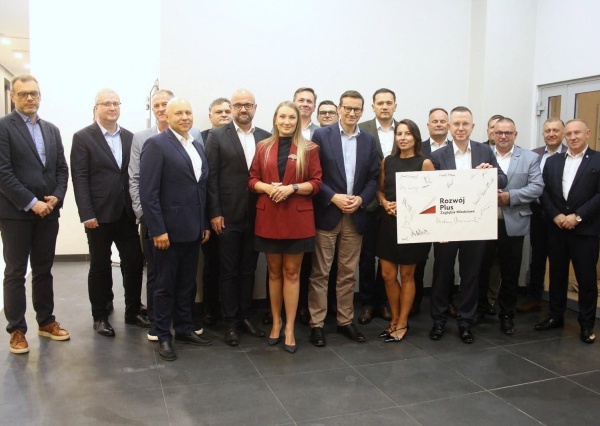 Morawiecki i Kubów jednoczą samorządowców Zagłębia Miedziowego. „Rozwój Plus” buduje regionalne zaplecze