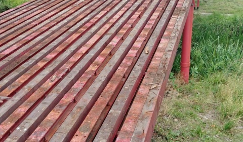 Dwie kładki zamknięte! Piesi muszą zmienić trasę. Ruszył remont za blisko 300 tys. zł