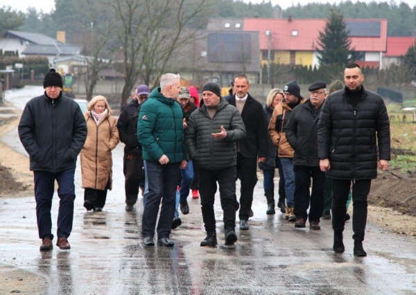 Mieszkańcy ocenili prace powiatu w Brunowie