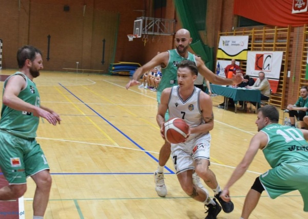 Basket triumfował po świetnej końcówce (FOTO)