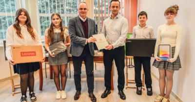 Nowoczesny sprzęt komputerowy trafił do polkowickich szkół