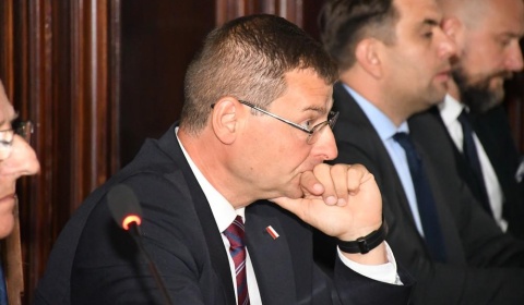 Uwaga pod nogi! Mieszkańcy alarmują, a konkretnego terminu napraw brak