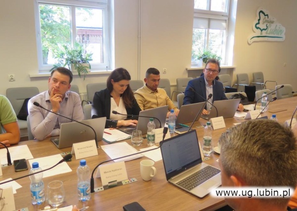 Radni urealnili opłaty za odpady i zachęcili do posiadania kompostowników