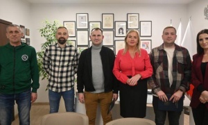 Wsparcie dla sportu w Gminie Wądroże Wielkie. Podpisano umowy na 2026 rok