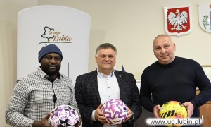Piłka łączy pokolenia – reprezentanci kraju w gminie Lubin
