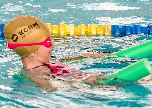 KGHM zaprasza dzieci na basen. Ruszają zajęcia w ramach EKO-Zdrowie