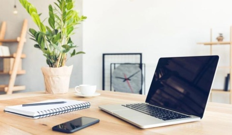 Małe biuro domowe – jak je zorganizować?