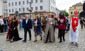 „Bolesław Chrobry – król Polski”. Dni Chojnowa 2025 rozpoczęte (FOTO)