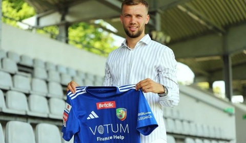 Jakub Serafin wzmacnia środek pola Miedzi