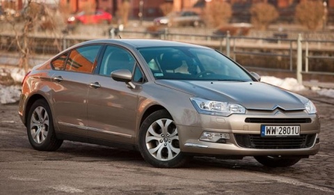 Jak bezpiecznie sprzedać auto w 2026 roku?