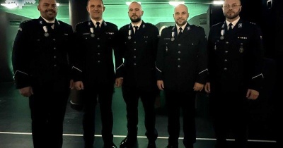 Pięciu policjantów z Polkowic odznaczonych wyróżnieniem „Homo Homini”