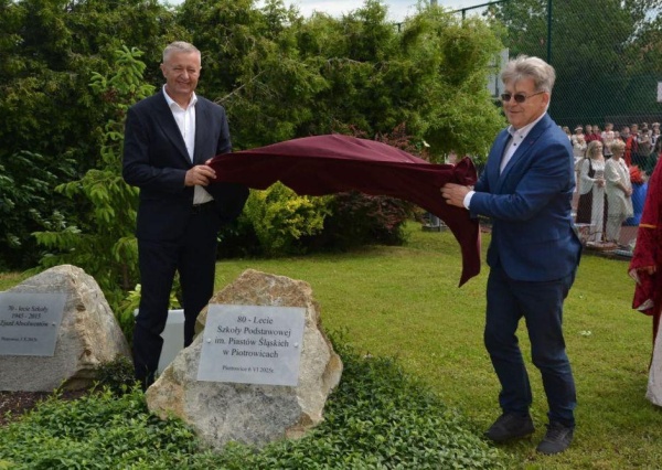 Jubileusz 80-lecia szkoły w Piotrowicach (FOTO)