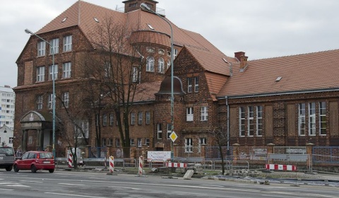 Legnicka szkoła testuje nowy system wejść na teren placówki