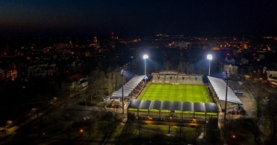 Modernizacja oświetlenia stadionu miejskiego na finiszu. W piątek chrzest bojowy