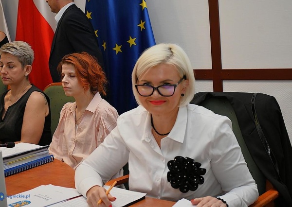 Kontenery magazynowe budzą niepokój mieszkańców. Pytają o przyszłość osiedla