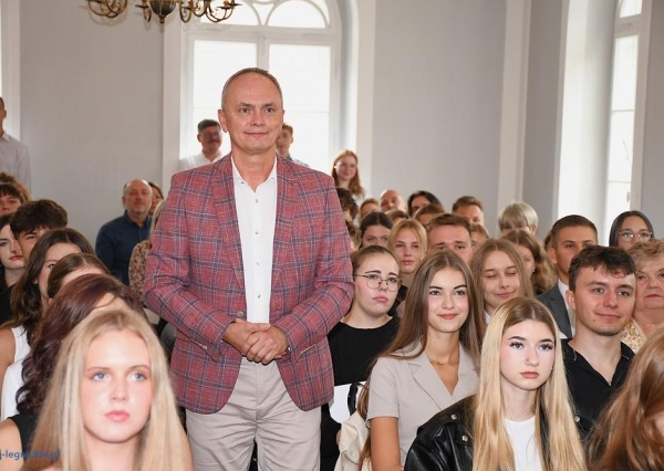  Stypendia dla uczniów i absolwentów szkół (FOTO) 