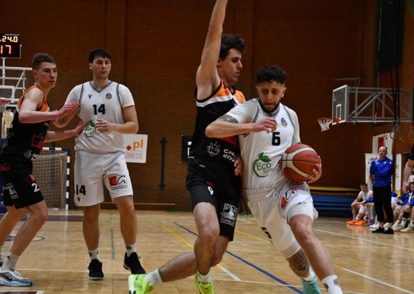 Katastrofalny mecz Basketu. W niedzielę starcie o wszystko