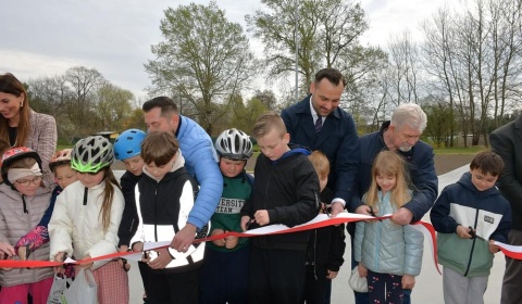 Skatepark w Ścinawie otwarty (FOTO)