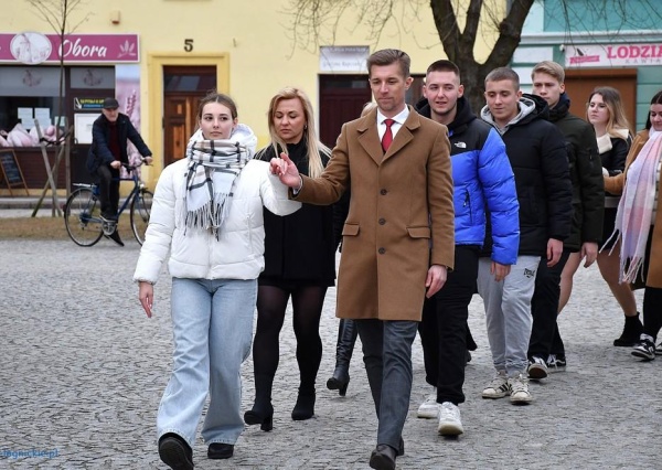 Polonez na chocianowskim Rynku (FOTO)