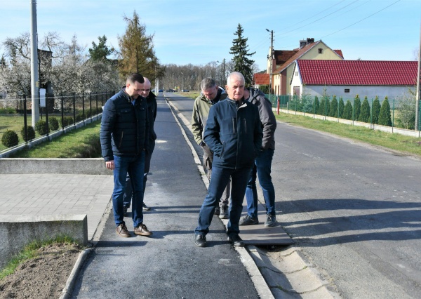 Nowe chodniki w Radoszycach
