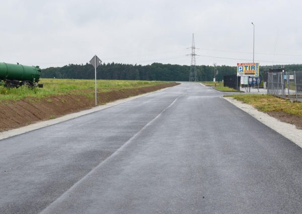 Nowa droga otwiera perspektywy rozwoju w gminie Chojnów (FOTO)