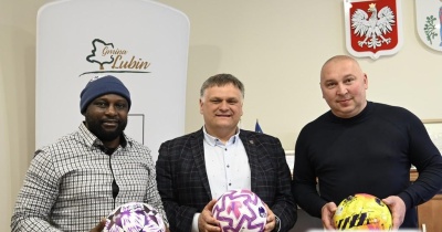 Piłka łączy pokolenia – reprezentanci kraju w gminie Lubin