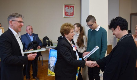 Nagrodzono zwycięzców konkursu „Znam Powiat Legnicki jak swój dom” (FOTO)