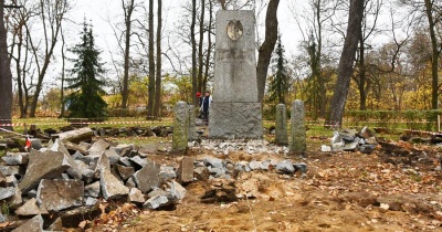 Renowacja pomnika im. Bohaterów Westerplatte w Chobieni