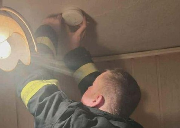 Czujki w mieszkaniach będą, ale dopiero do 2030 roku. Takie jaworskie poczucie humoru...