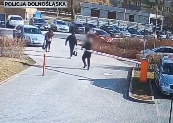 Kryminalni z Lubina zatrzymali mężczyznę, który uszkodził 2 szlabany. Straty to blisko 19 tysięcy złotych