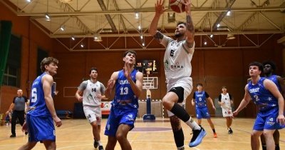 Basket po wyrównanym meczu ograł lidera (FOTO)