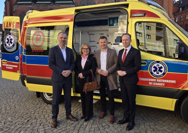 Nowy ambulans dla ratownictwa medycznego w Powiecie Złotoryjskim 