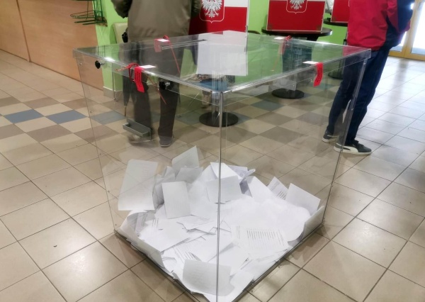  Trzaskowski wysoko wygrywa w Złotoryi i Wojcieszowie, Nawrocki lepszy w gminach wiejskich 
