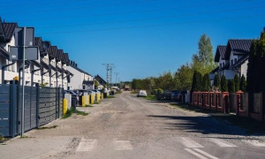 Nowa droga, chodnik i oświetlenie 