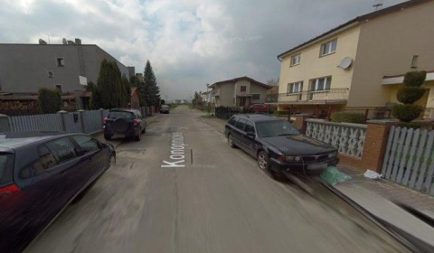 Ścieki zalewają domy, woda stoi na ulicach – mieszkańcy żądają natychmiastowej przebudowy kanalizacji