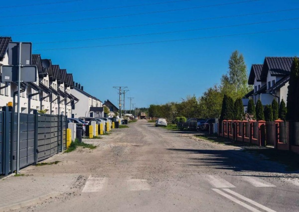  Nowa droga, chodnik i oświetlenie 