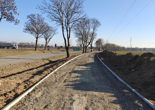 Ścieżka rowerowa rośnie jak na drożdżach...