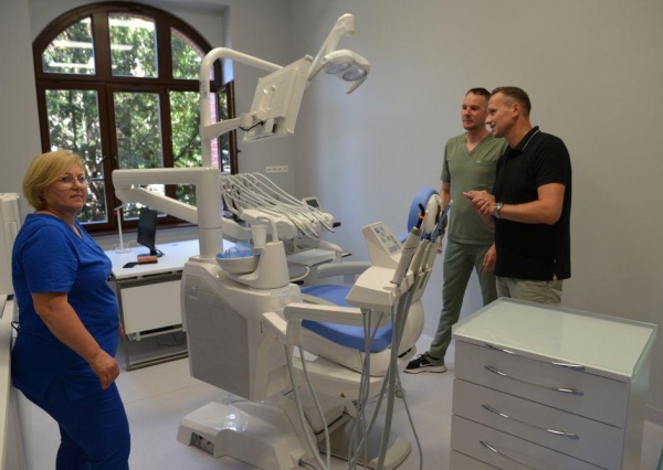 Dzięki Fundacji KGHM mają gabinet stomatologiczny klasy premium